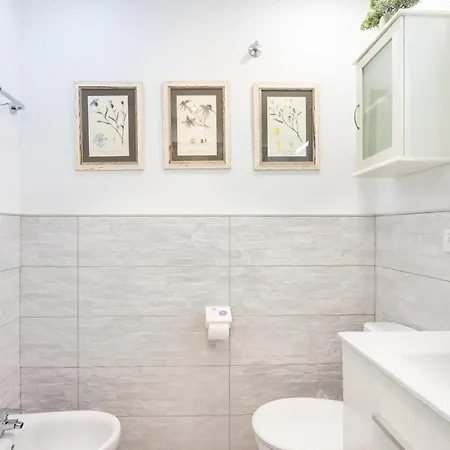 Two Modern And Bright Near El Duque * Адехе