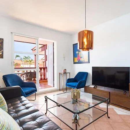 Two Modern And Bright Near El Duque Апартаменты
