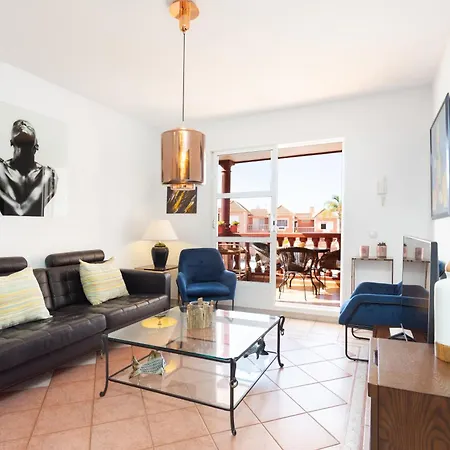 Stunning Modern Just Steps From El Duque Адехе