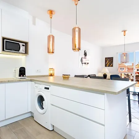 Two Modern And Bright Near El Duque Апартаменты *