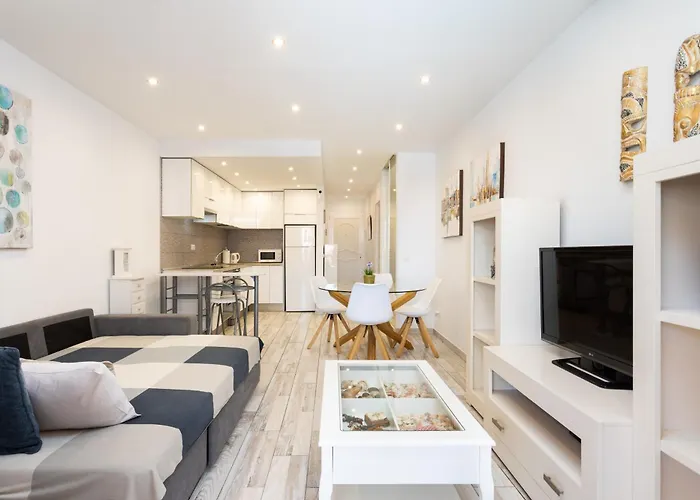 Two Modern&bright Near El Duque *