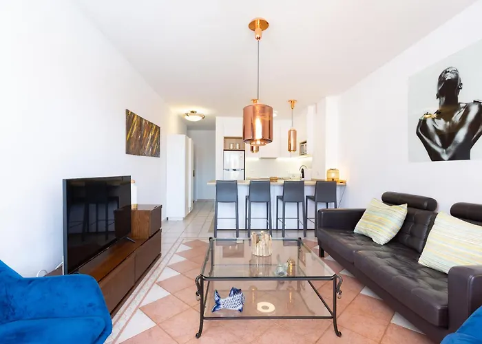 Two Modern&bright Near El Duque