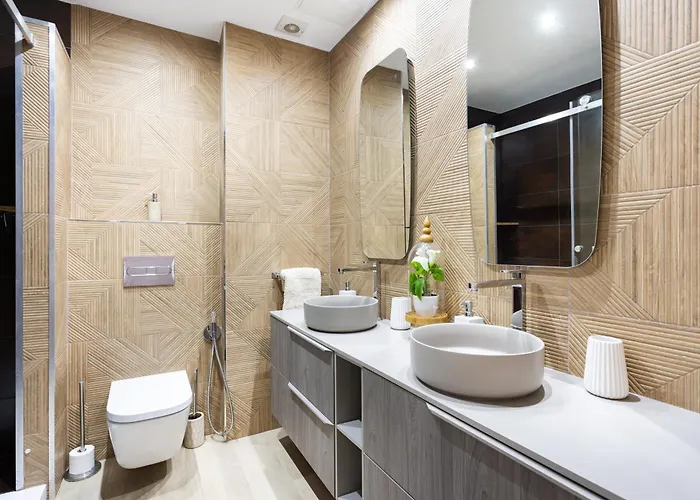 Two Modern&bright Near El Duque Apartamento *