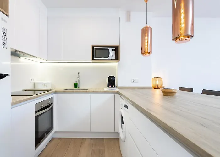 Two Modern And Bright Near El Duque Lejlighed