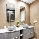 Stunning Modern Just Steps From El Duque Apartment *