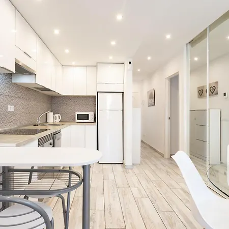 아파트 Two Modern And Bright Near El Duque *