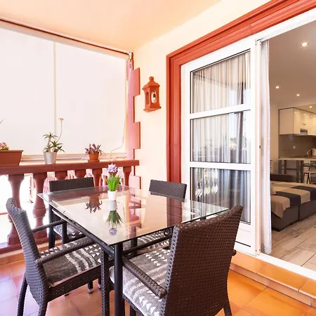 Two Modern And Bright Near El Duque 아파트 *