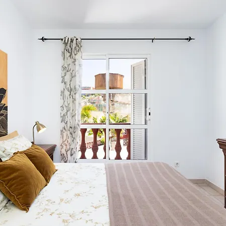 Stunning Modern Just Steps From El Duque *