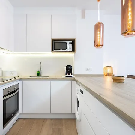 Two Modern And Bright Near El Duque 아파트